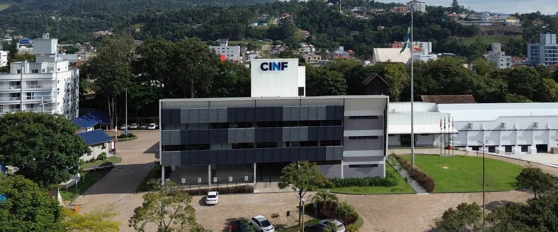 Vista aérea do prédio do CINF, em Rio do Sul, onde fica o escritório da OZT